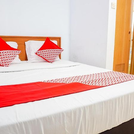 Oyo 569 Cigadung Guest House Syariah Bandung Exterior foto