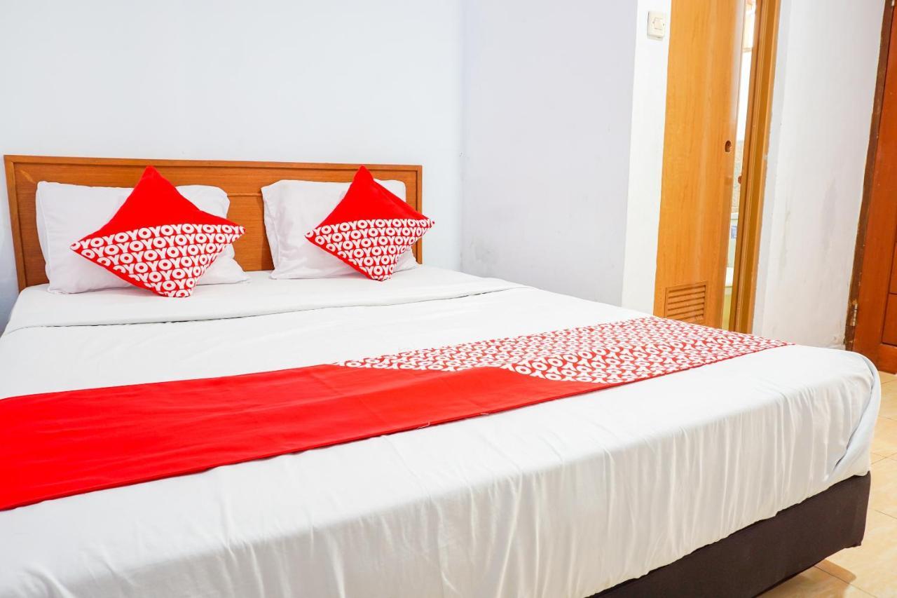 Oyo 569 Cigadung Guest House Syariah Bandung Exterior foto