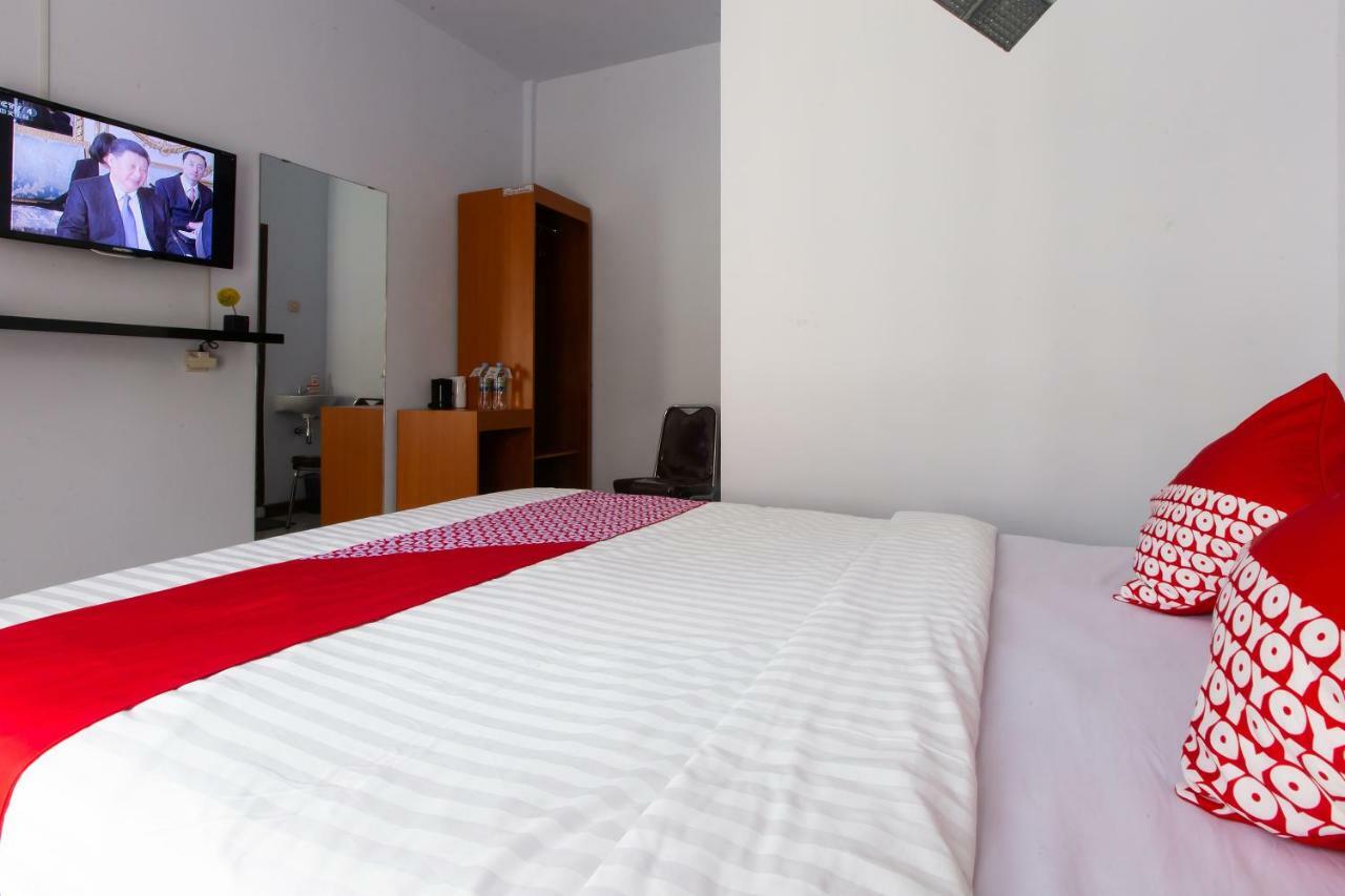Oyo 569 Cigadung Guest House Syariah Bandung Exterior foto